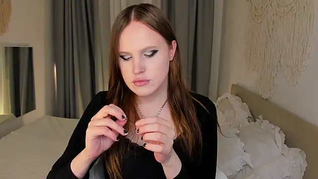 EffieMinki webcam show