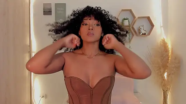 Chat +18 de mariam_hill ao vivo