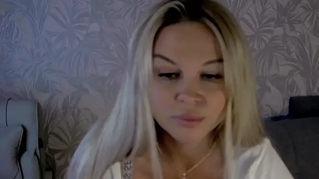 EvaRelusionJ's Webcam Show
