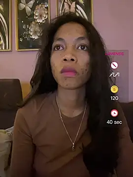Lunevia Chat XXX live