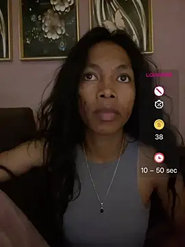 Chatroom XXX en direct de Lunevia
