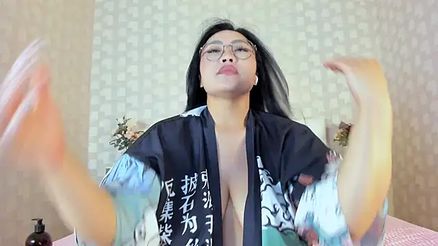 NatsumiHun's Live XXX Chat