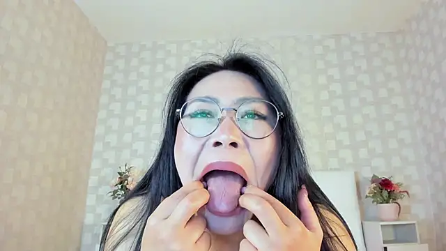 NatsumiHun's Webcam Show