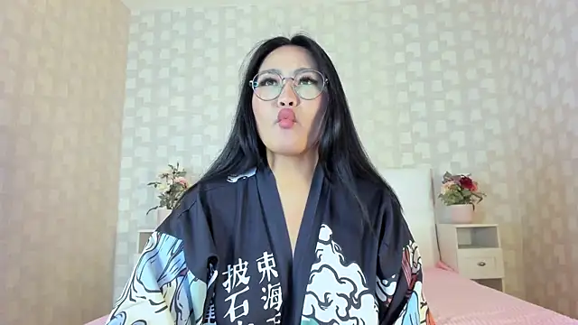 NatsumiHun's Live XXX Chat