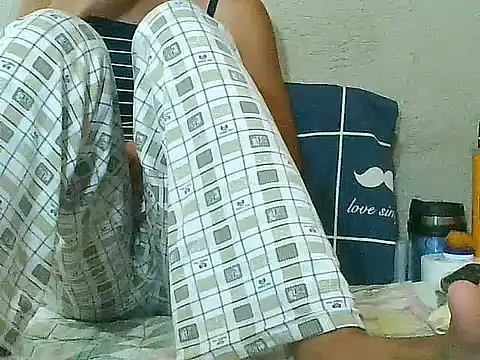PinaySkinnyGirl 现场XXX聊天