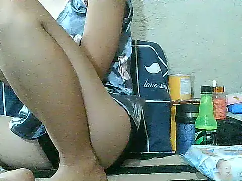PinaySkinnyGirl's Live XXX Chat