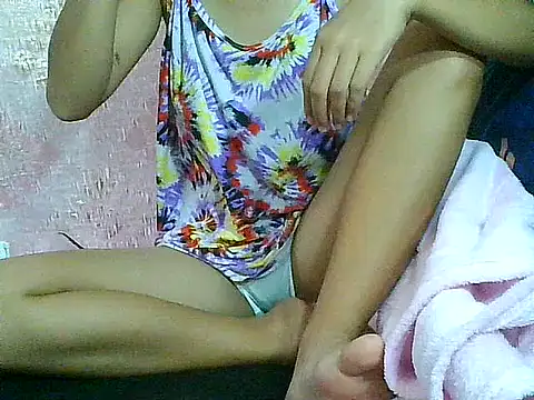 PinaySkinnyGirl Chat XXX live