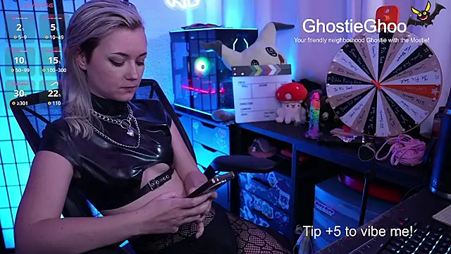 GhostieGhoo's Live XXX Chat