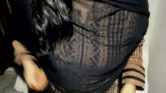 TheShyGirl_ Adlı Modelin Canlı XXX Sohbeti