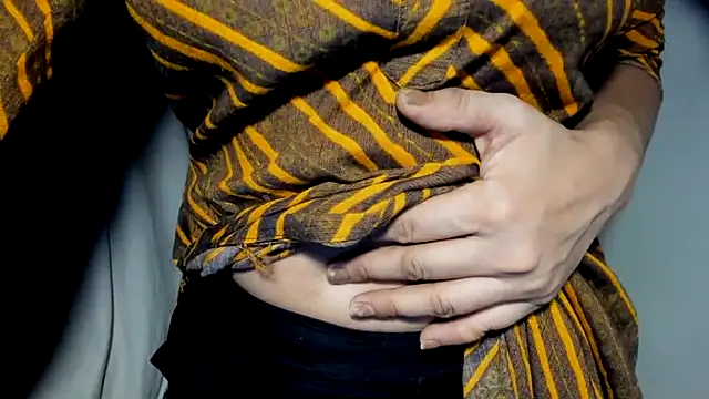 TheShyGirl_ লাইভ XXX চ্যাট