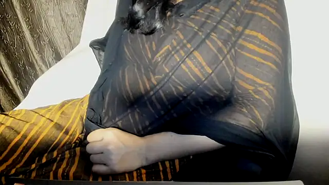 TheShyGirl_ Chat XXX in diretta