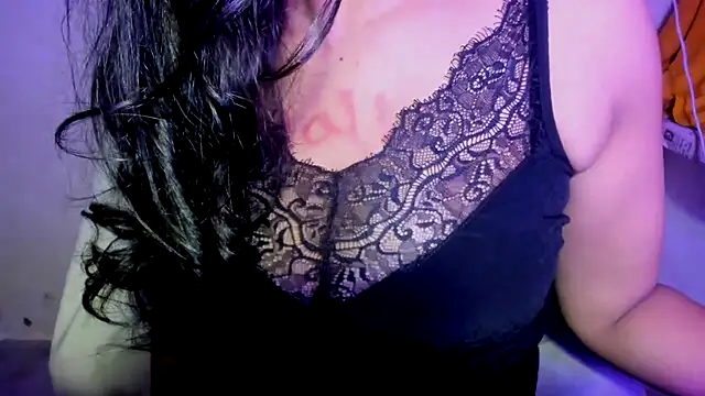 Chat XXX en directo de TheShyGirl_