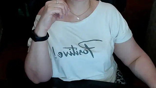 AlisaHot55's Live Chat Room