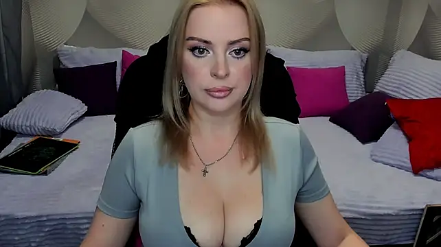 Hotdreamhere Adlı Modelin Canlı XXX Sohbeti