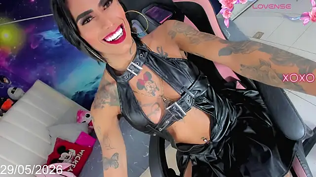 Nella_Dolls Show Webcam