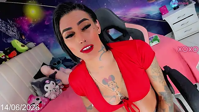 Nella_Dolls Show in webcam