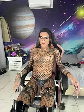 Nella_Dolls Show in webcam
