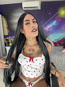Nella_Dolls Show in webcam