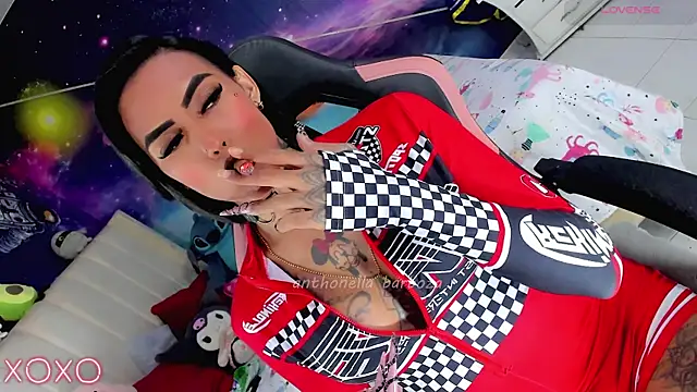 Nella_Dolls Pertunjukan Webcam