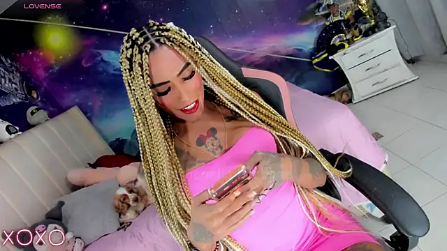 Show modela Nella_Dolls na web-kameri
