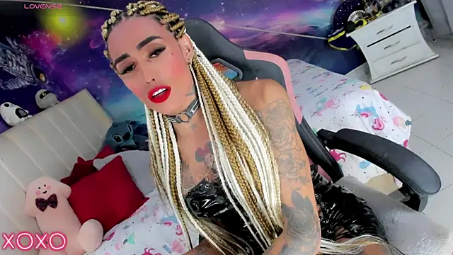 Show de Nella_Dolls na webcam