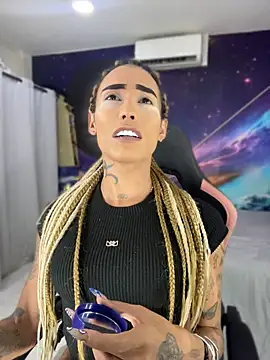 הופעת וובקאם של Nella_Dolls