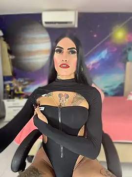 Nella_Dolls Adlı Modelin Web Kamerası Şovu