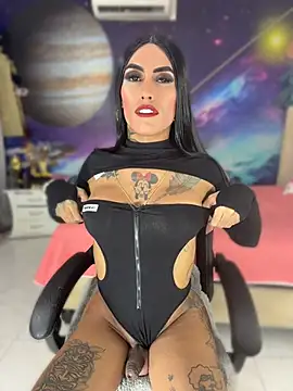Nella_Dolls Adlı Modelin Web Kamerası Şovu