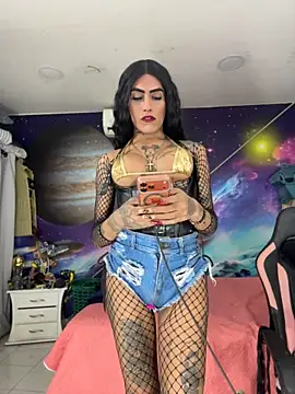 Pokazy przed kamerką – Nella_Dolls
