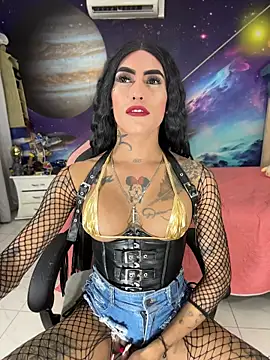 Nella_Dolls Show in webcam