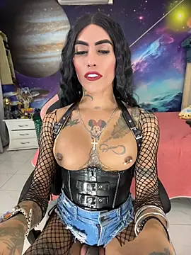 Nella_Dolls Adlı Modelin Web Kamerası Şovu
