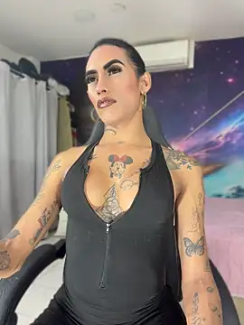Nella_Dolls Show in webcam