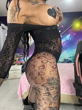 Pokazy przed kamerką – Nella_Dolls