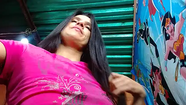 Chat +18 de chandra_haraa ao vivo