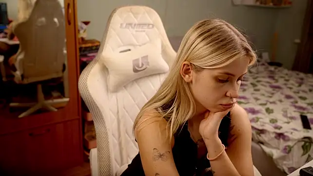 Czat XXX na żywo – ho1yho1e