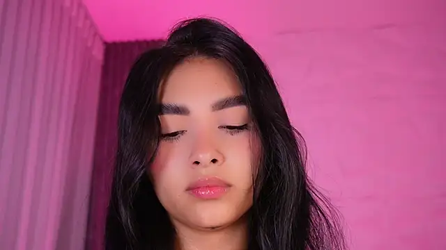 katy_rioss Adlı Modelin Canlı XXX Sohbeti