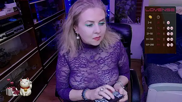 XXX chat uživo modela Delicecat