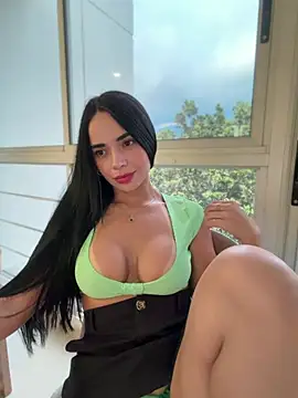 GeorginaJones Show in webcam