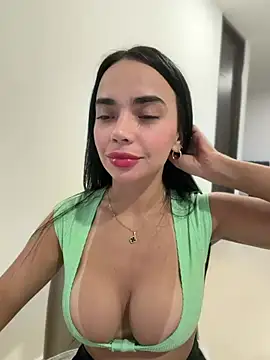 GeorginaJones Show in webcam