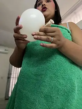 Lia_sexx élő XXX-chatje
