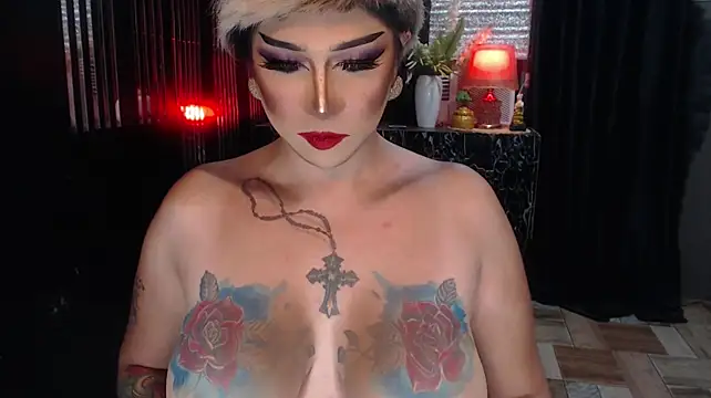 UrPlayfulMistress Show in webcam