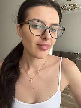 little_belucci's Live XXX Chat