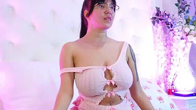 Chat XXX en directo de NadiaKeyss