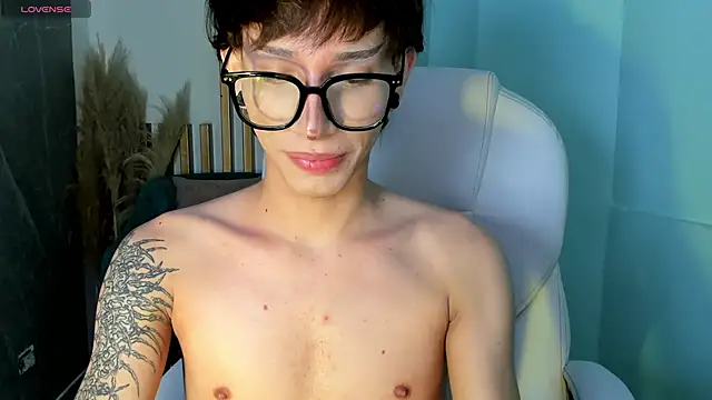 AndyWiilliams' Live XXX Chat