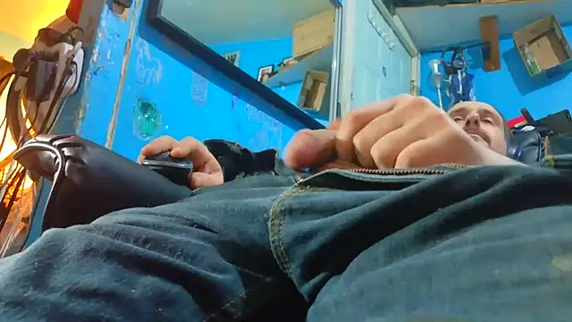 faded206 Show in webcam