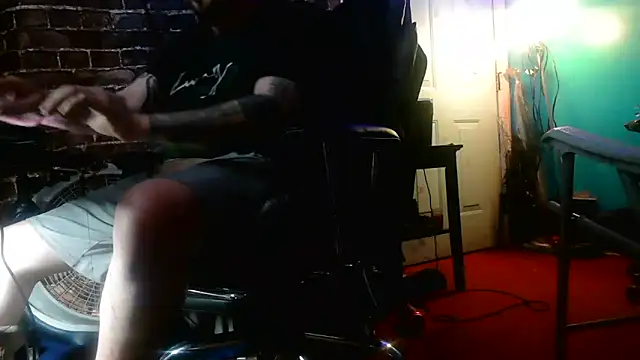 faded206 Show in webcam