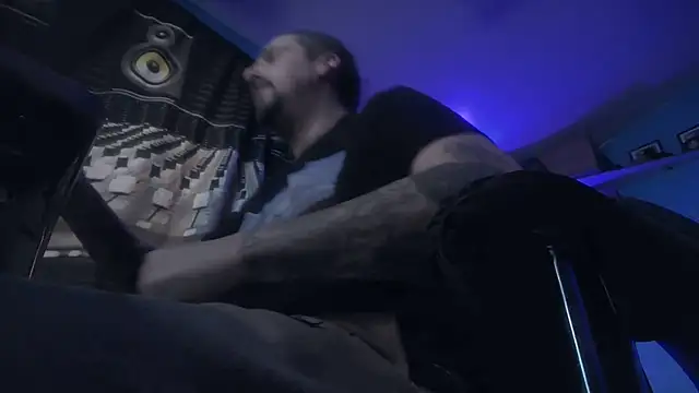 faded206: διαδικτυακό σόου στην κάμερα