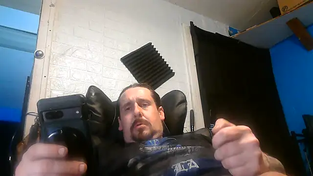 faded206 Show in webcam