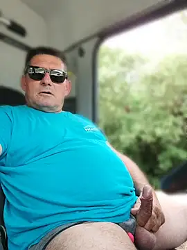 Show modela phil_truck_exhib na web-kameri