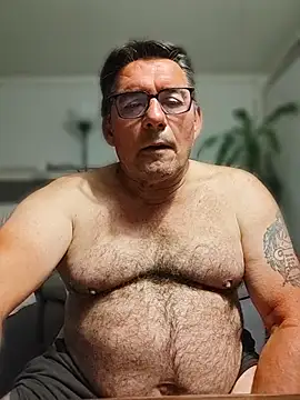 phil_truck_exhib's Webcam Show